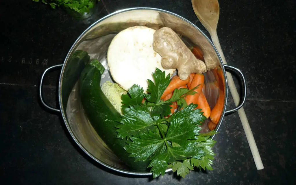 Gemüsebrühe in der Schwangerschaft: Alles, was Sie wissen müssen - Kann man Gemüsebrühe einfach so essen gemüsebrühe schwangerschaft - Kann man Gemüsebrühe einfach so essen