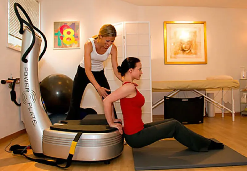 Power Plate nach der Geburt: Vorteile, Risiken und wann es sinnvoll ist - Wann nach der Geburt mit EMS power plate nach geburt - Wann nach der Geburt mit EMS