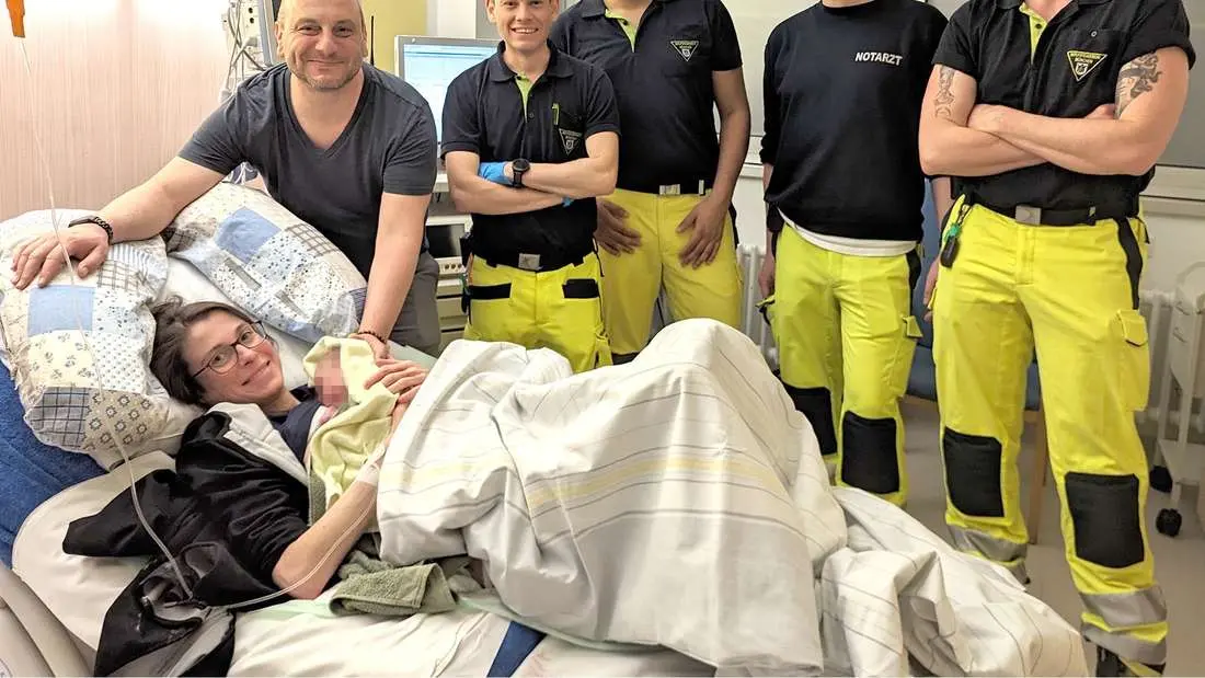 Geburt Notarzt: Wann Sie Hilfe brauchen und wie Sie sich vorbereiten - Wann Notarzt rufen Schwangerschaft geburt notarzt - Wann Notarzt rufen Schwangerschaft