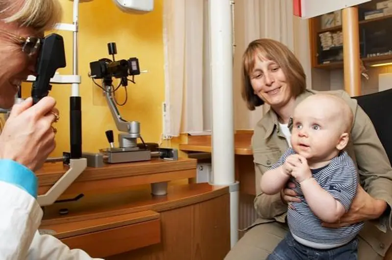 augenarzt für babys - Wann soll ein Kind zum Augenarzt