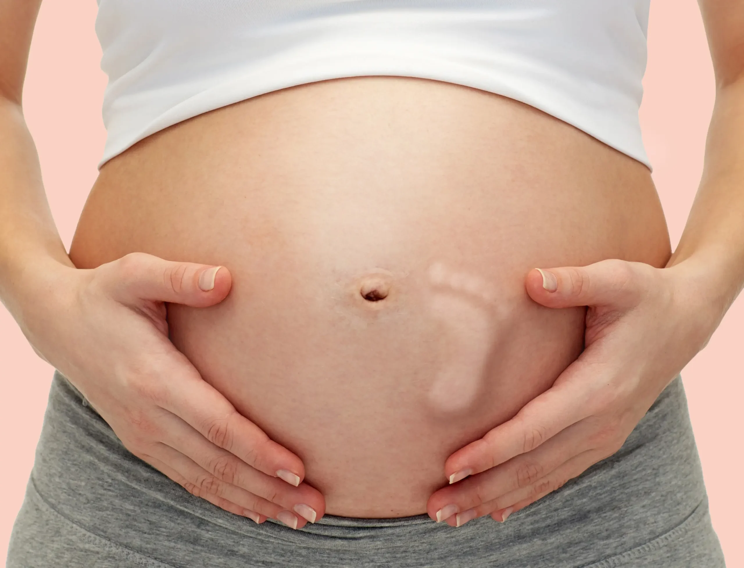 Baby im Bauch ruhiger als sonst: Ist das normal? - Warum ist Baby im Bauch manchmal ruhiger baby im bauch ruhiger als sonst - Warum ist Baby im Bauch manchmal ruhiger