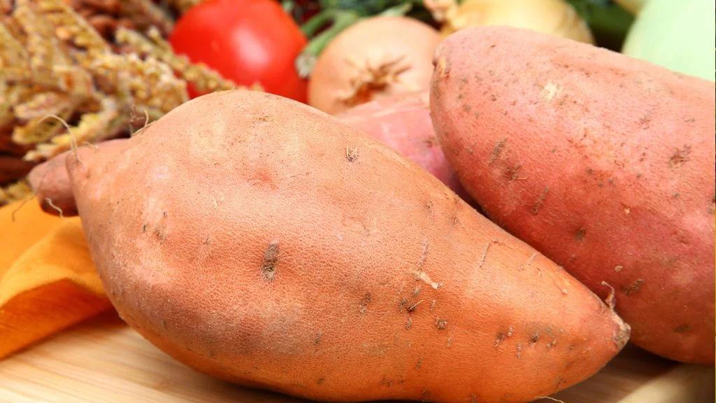 süßkartoffel geburt - Warum Süßkartoffel in Wasser legen