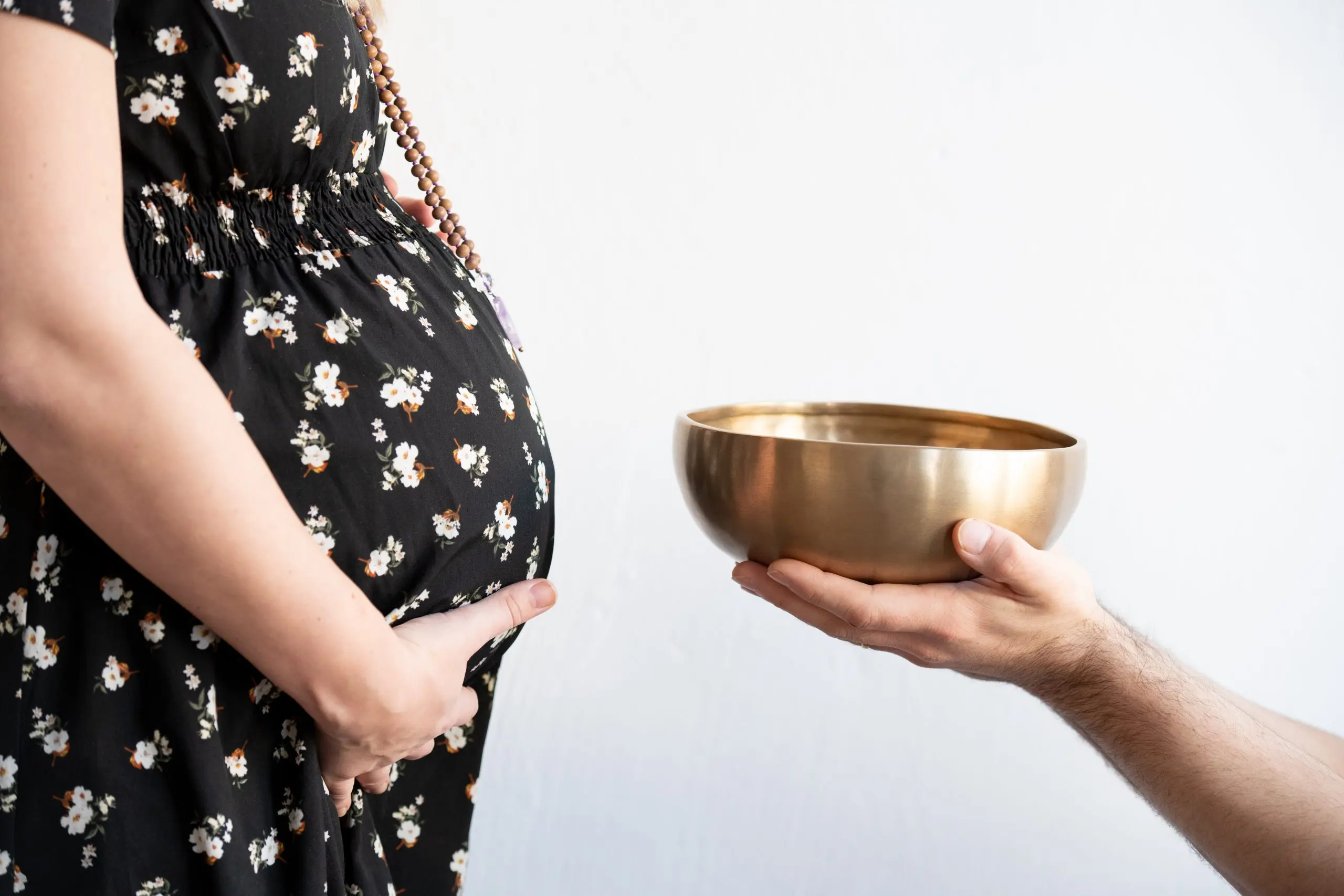 Klangschalen in der Schwangerschaft: Entspannung und Wohlbefinden für Mutter und Kind - Was bewirkt die Klangschale im Körper klangschale schwangerschaft - Was bewirkt die Klangschale im Körper