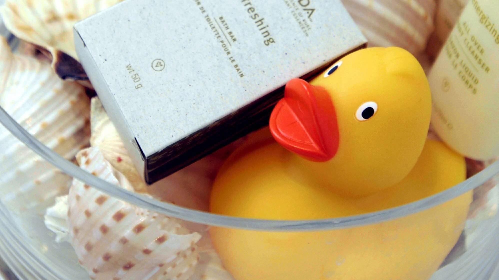 muttermilch ins badewasser - Was bringt Muttermilch im Badewasser