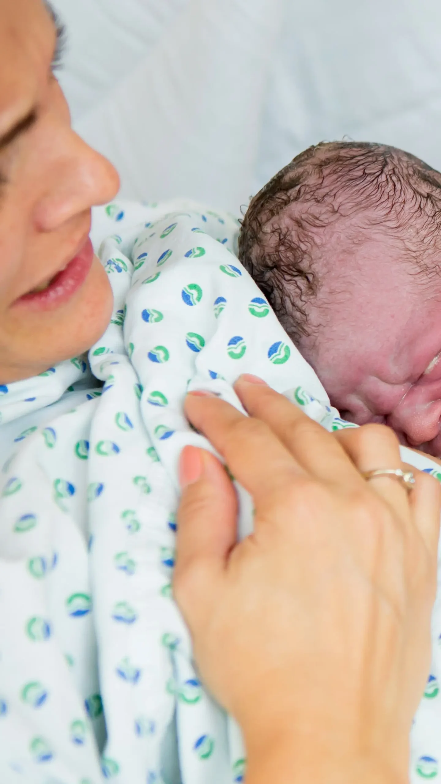 geburt schulter bleibt stecken - Was passiert, wenn die Schultern des Babys stecken bleiben