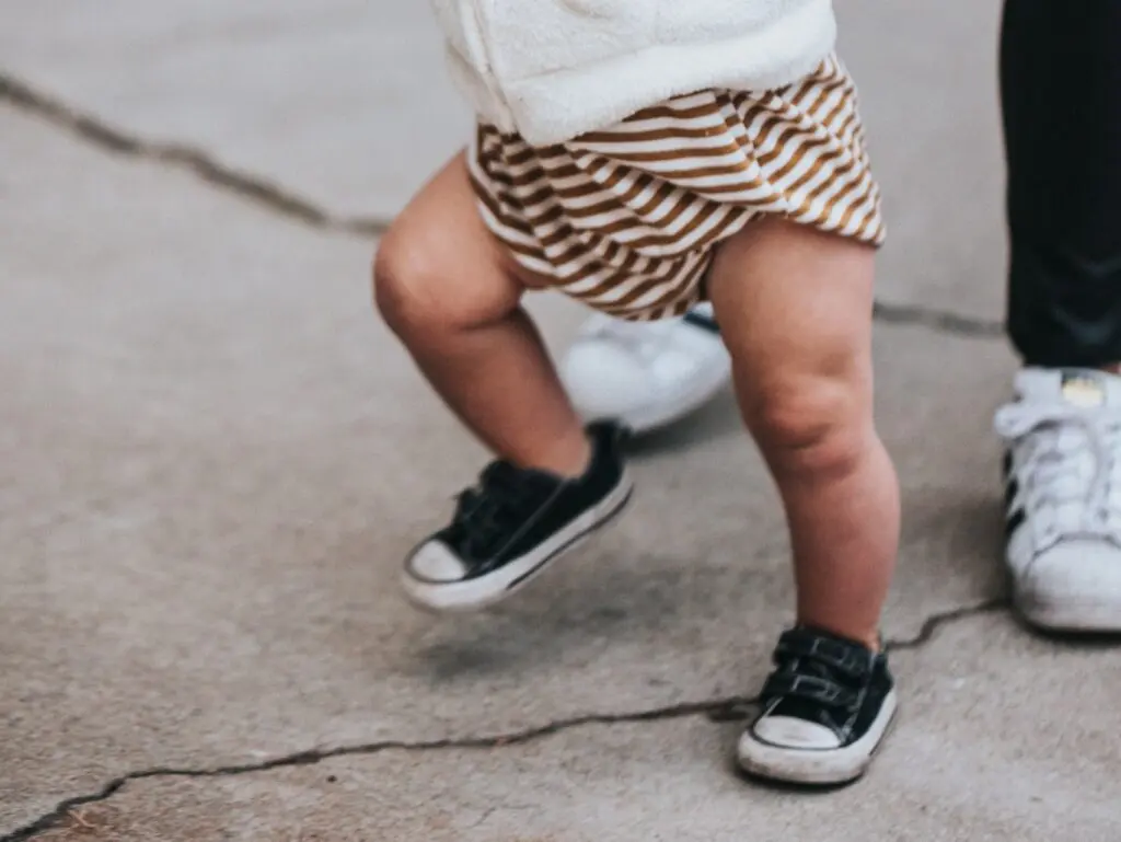 baby zehen einkrallen - Was sind Sichelfüße bei Babys