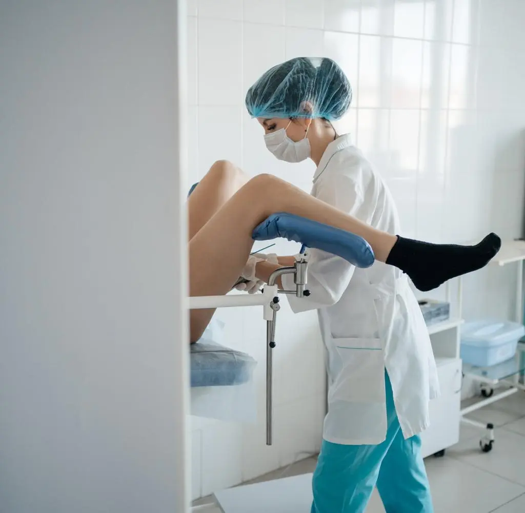 untersuchungen frauenarzt - Was wird bei der jährlichen Kontrolle beim Frauenarzt gemacht