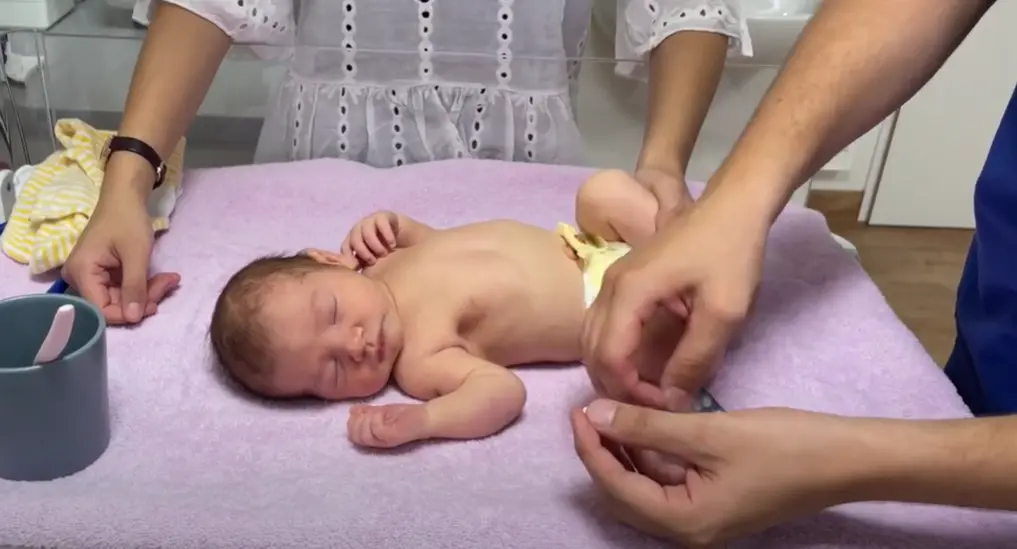 neugeborenen screening ambulante geburt - Was wird beim Neugeborenen-Screening überprüft