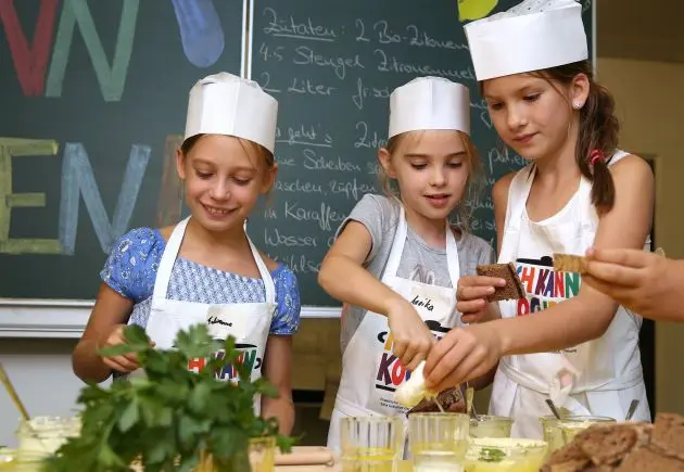 Pädagogische Ziele beim Kochen mit Kindern - Welche Kompetenzen werden durch Kochen gefördert pädagogische ziele beim kochen mit kindern - Welche Kompetenzen werden durch Kochen gefördert