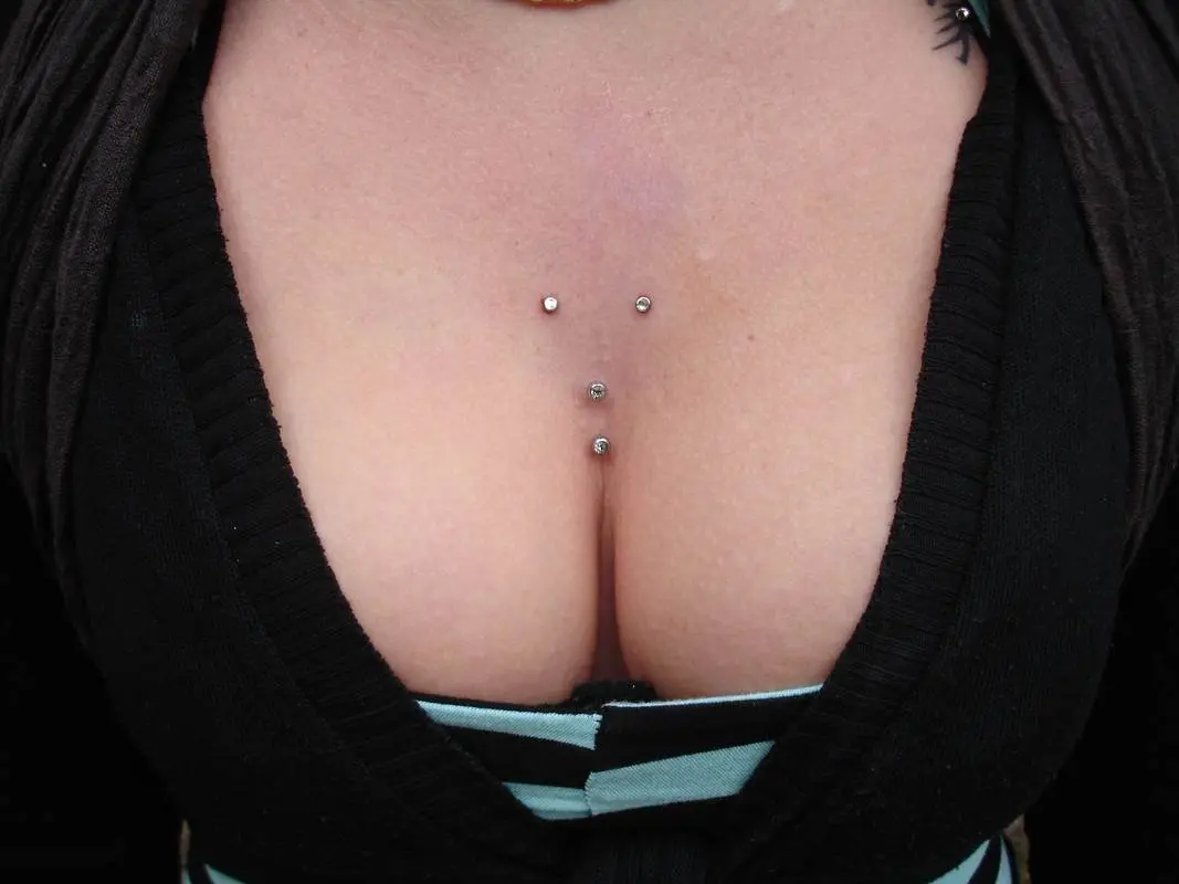 Piercing Brust Frau: Alles, was du wissen musst - Welche Piercings für Nippel piercing brust frau - Welche Piercings für Nippel
