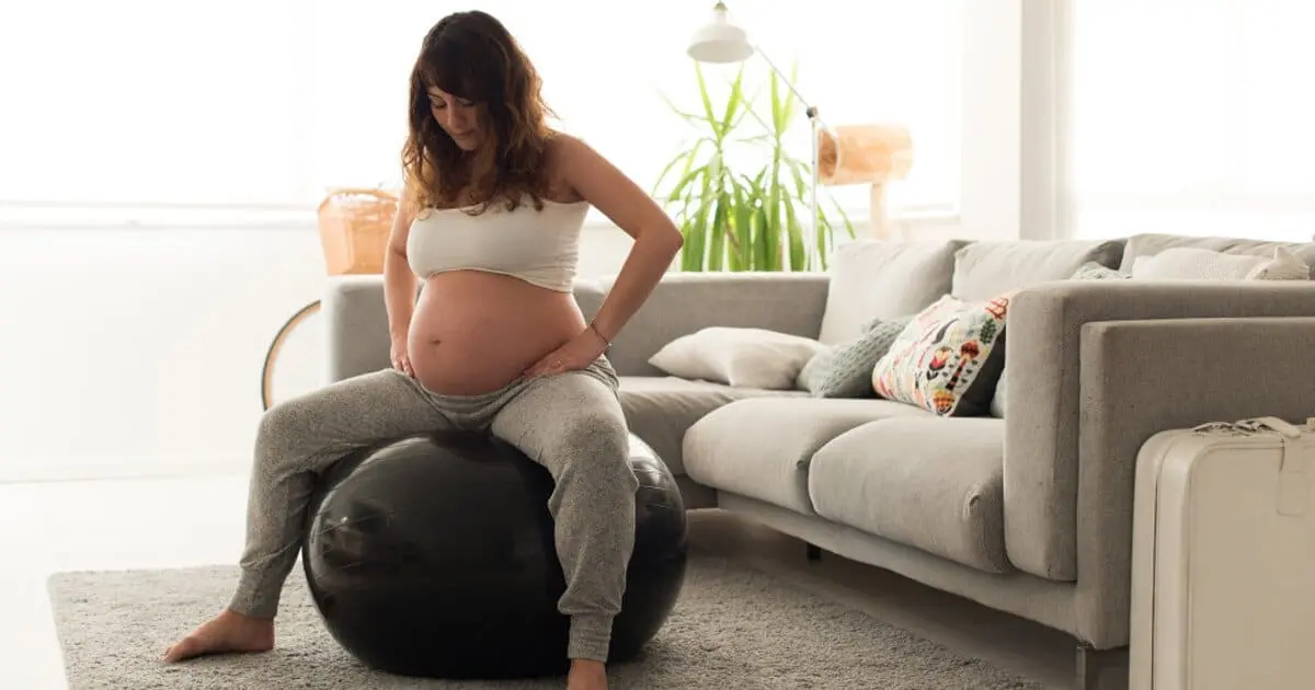 Gymnastikball in der Schwangerschaft: Bewegung und Entspannung für Mama und Baby - Welche Übungen darf man in der Schwangerschaft nicht machen gymnastikball schwangerschaft - Welche Übungen darf man in der Schwangerschaft nicht machen