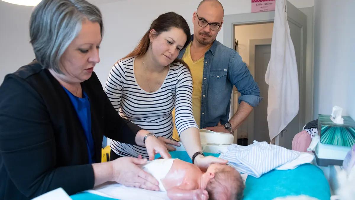 Carmen Zimmermann Hebamme: Ihre kompetente Begleitung während der Schwangerschaft und nach der Geburt - Wer bezahlt in der Schweiz die Hebamme carmen zimmermann hebamme - Wer bezahlt in der Schweiz die Hebamme