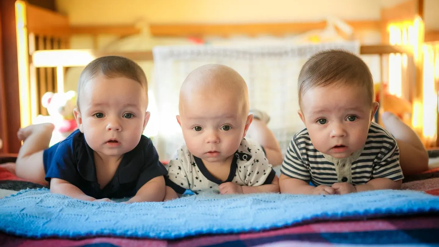 baby blonde haare geburt - Werden Baby Haare heller oder dunkler