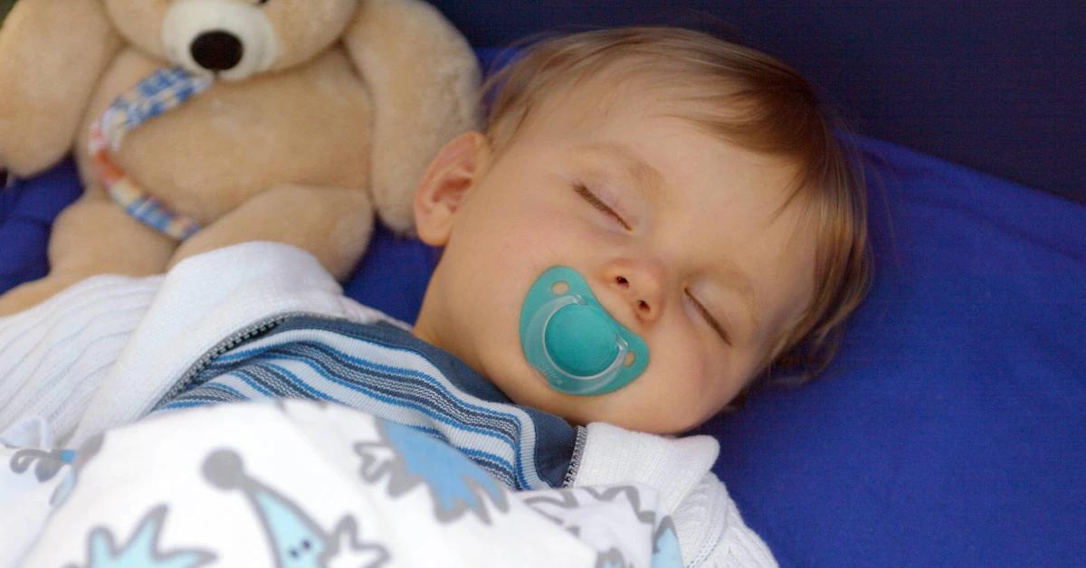 ab wann kuscheltier babys - Wie gewöhne ich mein Kind an ein Kuscheltier