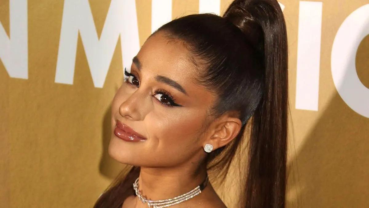 grübchen machen lassen - Wie kann man Grübchen bekommen ohne OP