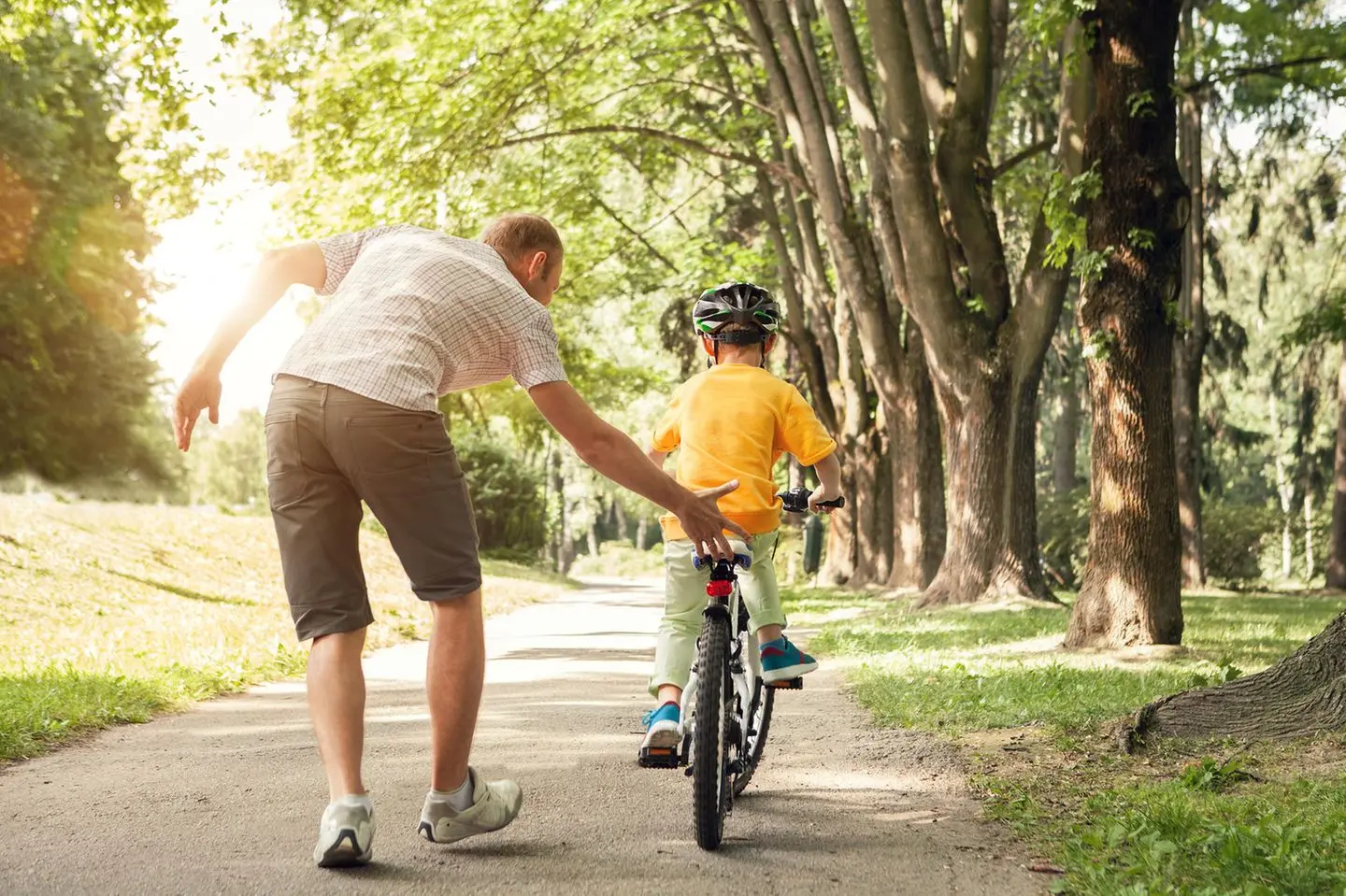 kind fahrrad fahren beibringen - Wie lernt mein Kind am besten Fahrradfahren
