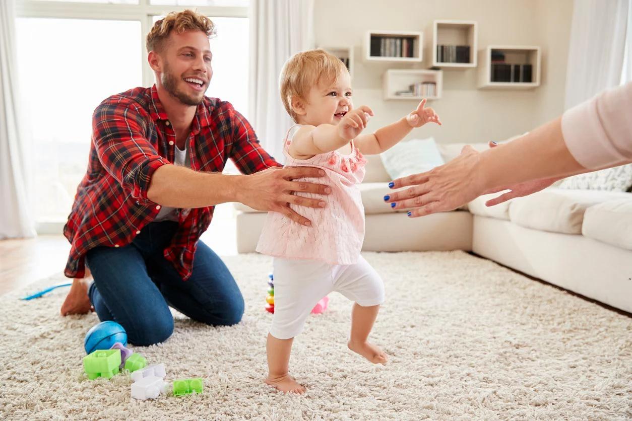 ab wann laufen babys - Wie merke ich dass mein Baby bald läuft