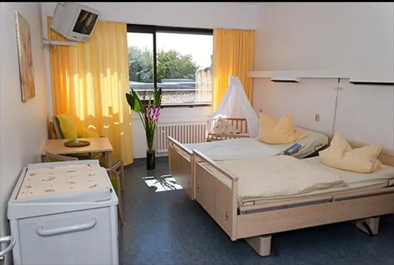 uniklinik köln geburt familienzimmer - Wie teuer ist ein Einzelzimmer in der Uniklinik Köln