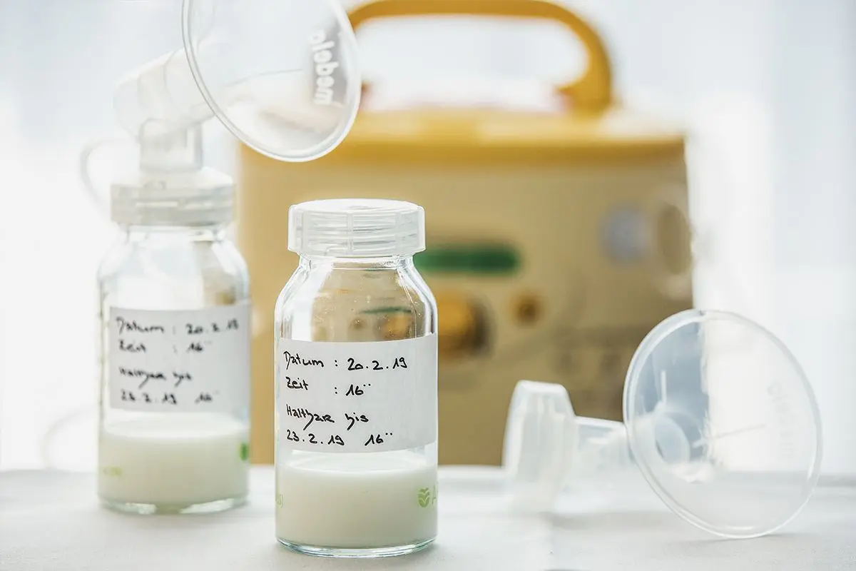 abpumpen der muttermilch - Wie viel Muttermilch pro Tag abpumpen
