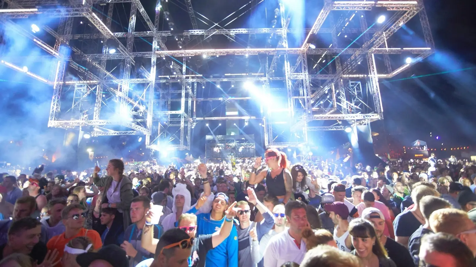 Sicher zur Nature One 2024: Drogen und Alkohol am Steuer - Wie viele kommen zur NATURE ONE geburt nature one - Wie viele kommen zur NATURE ONE