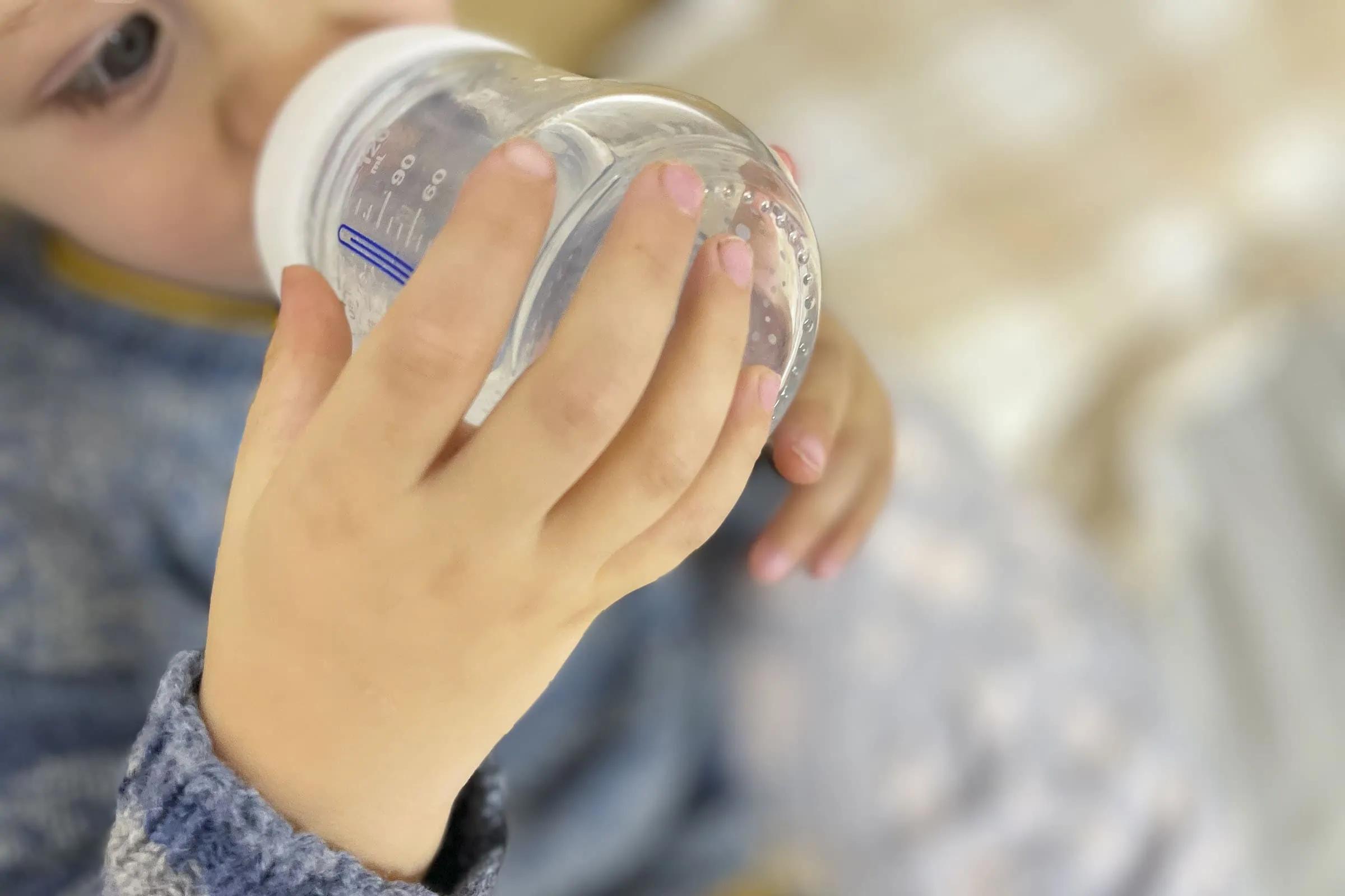 babyflasche zu heiß gegeben was tun - Wie warm darf Flaschennahrung sein