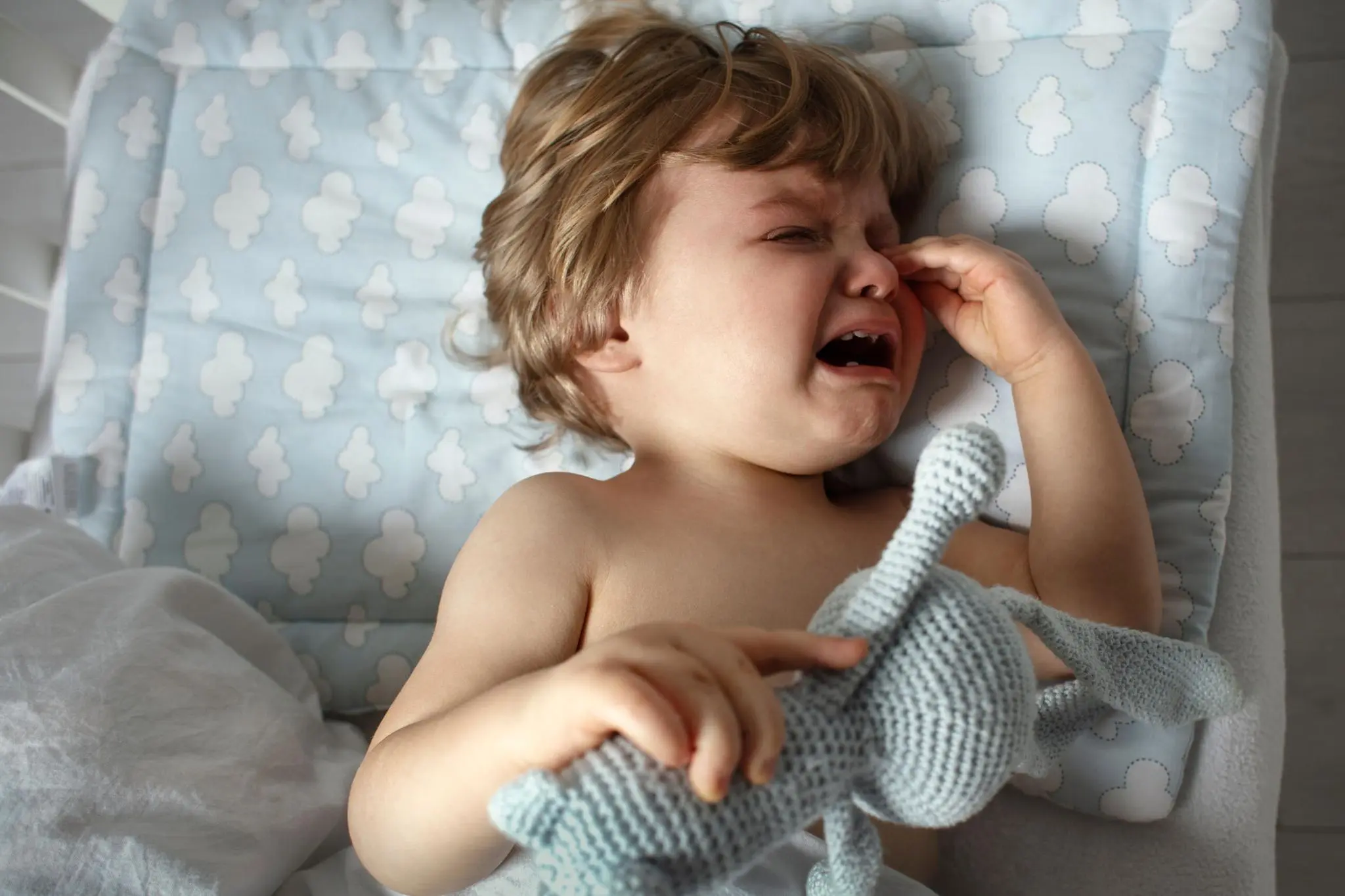 baby schreit nach aufwachen - Wieso wachen Babys schreiend auf